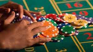 Meja Live Blackjack dengan berbagai batas taruhan